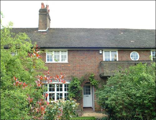 19 Midholm Close
